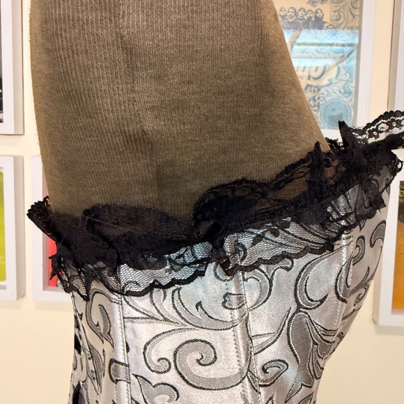 Silver & Black Lace Corset Top - Picture 8 of 11